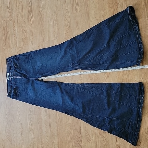 02 Denim. Size 27. Dark wash flare - Picture 1 of 6